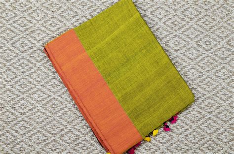 Tvis And Bliss Olive Green And Maroon Plain Style Handloom Silk Cotton