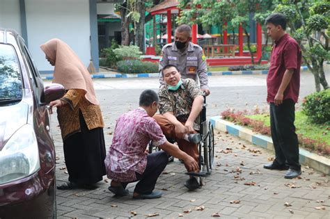 Hari Ke Enam Utbk Snbt Pusat Utbk Universitas Jember Layani Dua