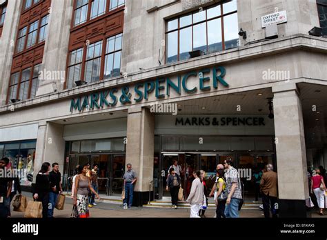 Marks & spencer oxford street hi-res stock photography and images - Alamy