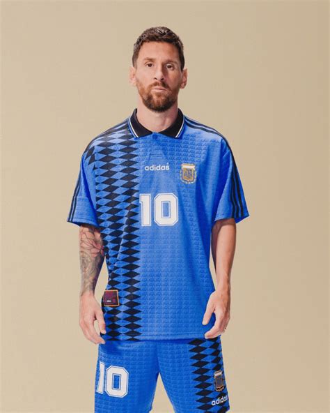 La Nueva Camiseta Retro De Argentina Con Messi Protagonista