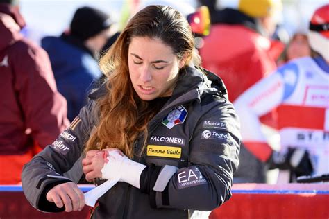 Mit Gebrochener Hand Zum Sieg Unfassbar Sofia Goggia Ski Alpin