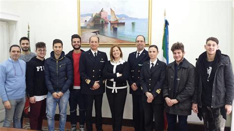 All Istituto Nautico Di Torre Del Greco I Futuri Ufficiali Studiano In