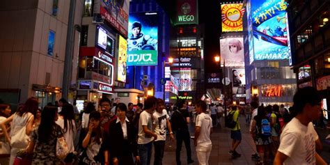 Osaka Nightlife Guide + The 12 Best Clubs & Bars