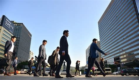 재계산책 리처드 이렇게 할까요재계 호칭 파괴 바람 속 인건비 줄이기 꼼수 지적도