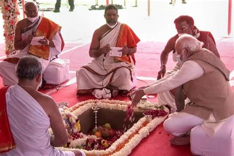 Pm Modi Lays Foundation Stone Of New Parliament Building See Pics News18