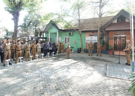 Camat Ujung Tanah Instruksikan Pegawai Untuk Berikan Pelayanan Terbaik