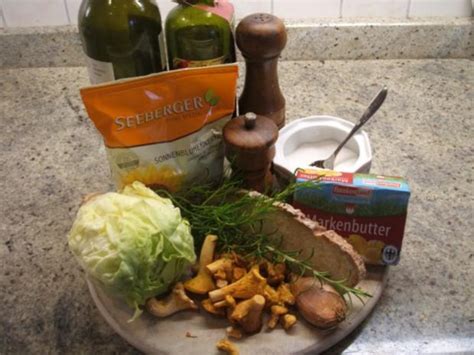 Pilze Salat von marinierten Pfifferlingen mit Kräuter Croutons