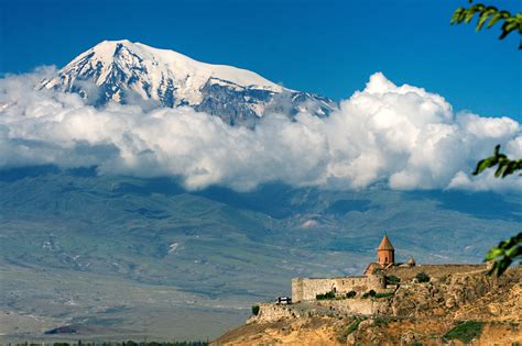 Le Mont Ararat Est Un Symbole National Pour Le Peuple Arménien Le