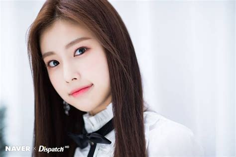 Kang Hyewon Wiki IZ ONE 아이즈원 アイズワン Amino