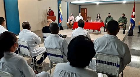 Omar Prieto recibió contingente de médicos cubanos para la lucha contra