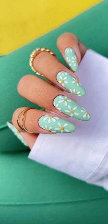 Your Nails Deserve These Floral Designs Daisy Mint Green Nails