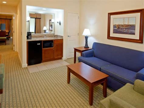 Holiday Inn Lake George: Located Near Top Lake George Events