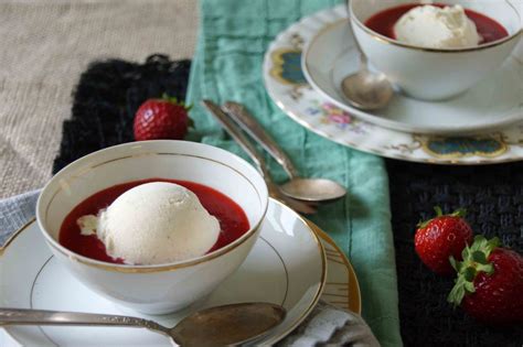 Chilled Strawberry Soup with Vanilla Ice Cream | strawberryplum