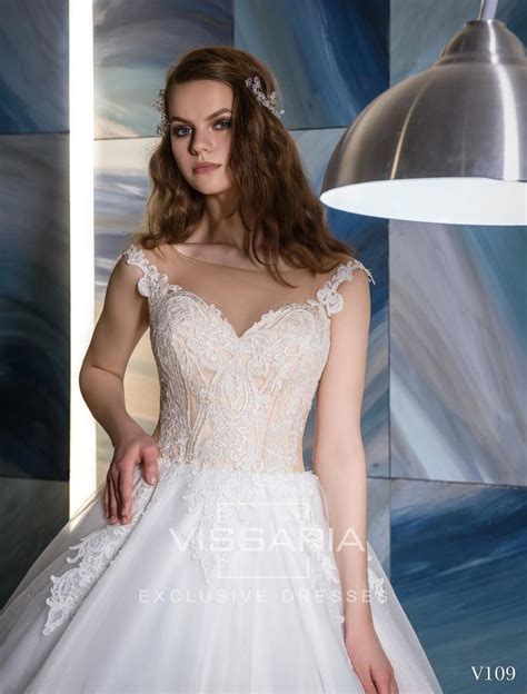 Wedding Dress Vissaria V109 Wedboom EU Online Store