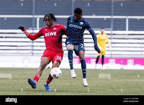 Zweikampf Elias Geoffrey Bakatukanda Fc K Ln Moritz Broni