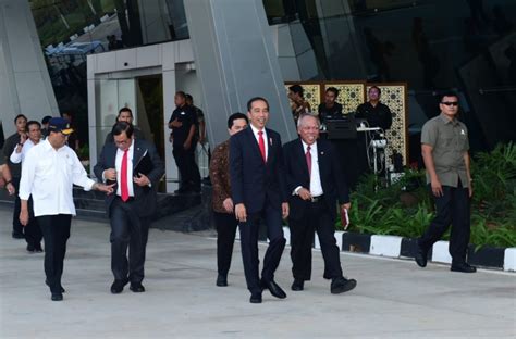 FOTO Presiden Resmikan Landasan Pacu 3 Bandara Soekarno Hatta