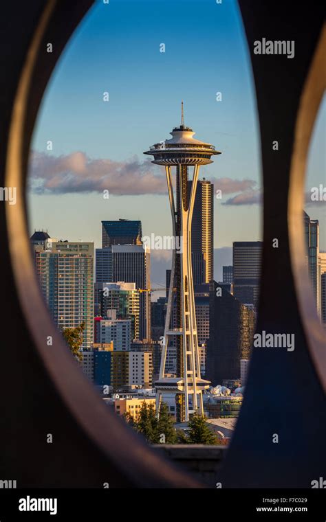 Seattle Washington Skyline From Famous Kerry Park Stock Photo Alamy