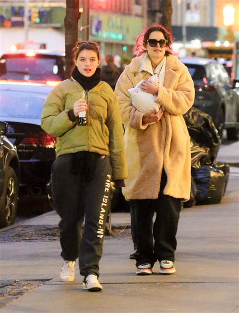 Katie Holmes And Suri Cruise At Los Tacos No1 In New York City 1203