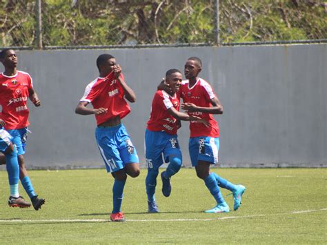 Tauro FC y CD Plaza Amador estarán en la final de la Copa Caja de