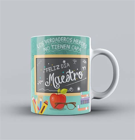 A Coffee Mug With An Apple On The Front And Writing In Spanish Next To