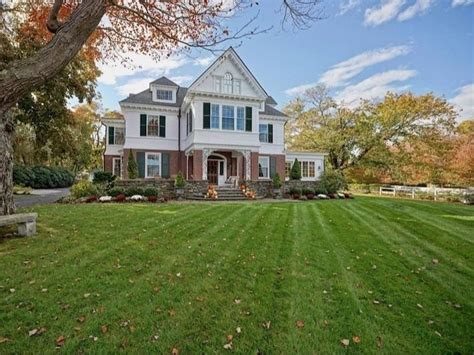 An Extraordinary 1890s Queen Anne Colonial In North Hampton | Hampton ...