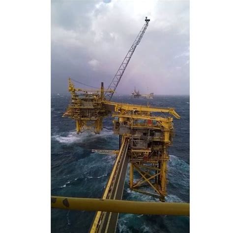 123 best images about Deep Sea Oil Rigs on Pinterest | Hercules ...