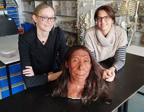 Meet Shanidar Z A 40 Year Old Neanderthal Woman Who Lived 75 000 Years