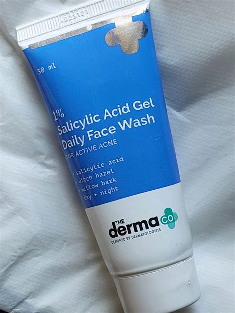 Face Wash Derma Co Salicylic Acid Gel Face Wash Freeup