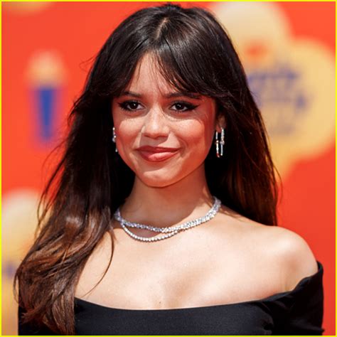 Jenna Ortega Reveals If Shes Single Or Dating Anyone Reacts To Neve