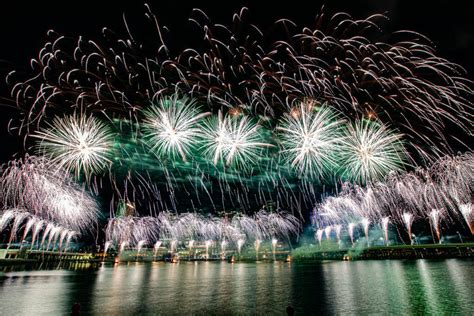 Abu Dhabi New Years Eve Al Maryah Island Flash Art Fx Feuerwerk