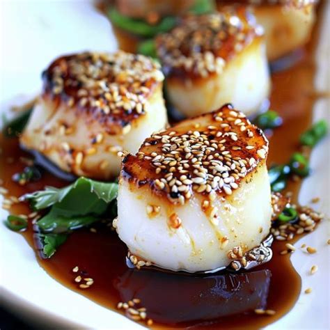 Sesame Scallops With Honey Soy Glaze