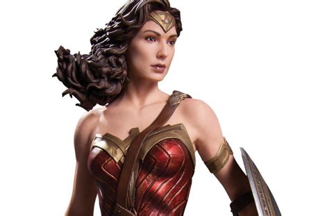 Batman V Superman Wonder Woman Gets Her Own Statue Exclusive