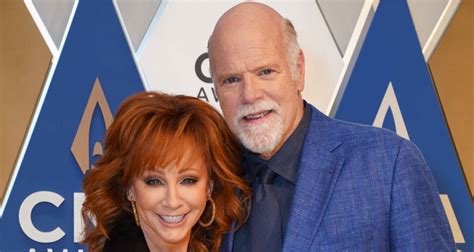 Reba Mcentire S Boyfriend Rex Linn To Play The Role Of Her Husband On