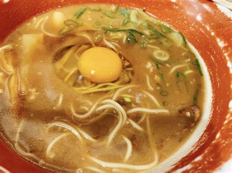 徳島ラーメン 麺王 青江店を初訪問 無料の生卵は甘めのスープに必須！替玉も種類があってリピしたくなる 食道楽の岡山ランチ