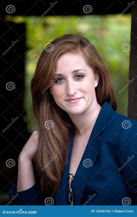 Fille De L Adolescence Assez Red Headed Image Stock Image Du Assez