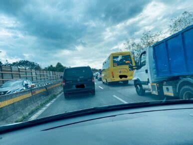 Incidente Mortale Sulla Pontina Scontro Tra 4 Mezzi Automobilista