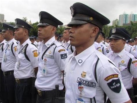 Seragam Baru Satpam Mirip Seragam Polisi