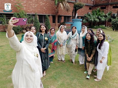 UHE pays homage to Pakistan’s Independence Day – University of Home Economics Lahore