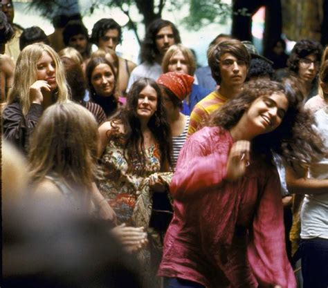 40 Rarely Seen Photographs Of Woodstock Page 2 Of 31 The Grizzled