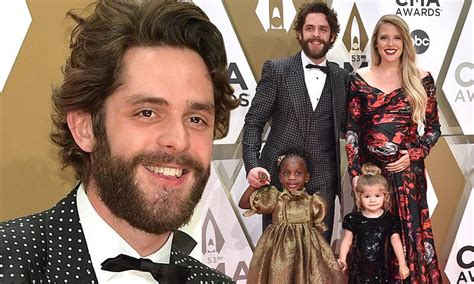 Thomas Rhett brings wife Lauren and daughters Willa and Ada to CMAs ...