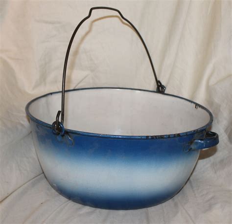 Bargain John S Antiques Blue White Kettle Pan With Bail And Handle