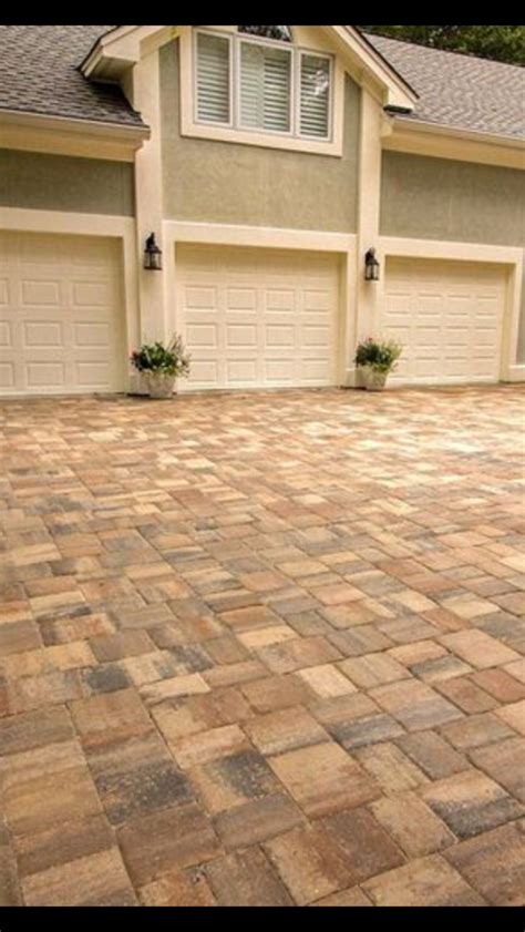 Old Chicago Brick Pavers Miami | Chicago Brick Driveway | Cricket Pavers