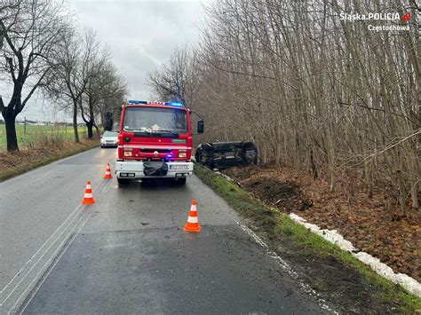 Dachowanie pojazdu osobowego na DW 483 Częstochowskie Drogi