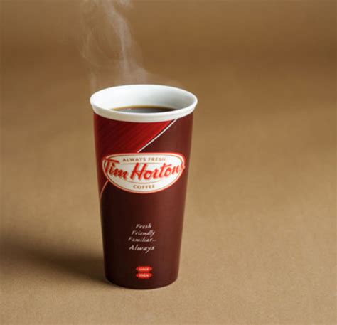 Tim Hortons lève un café aux amateurs de café canadiens pour la Journée