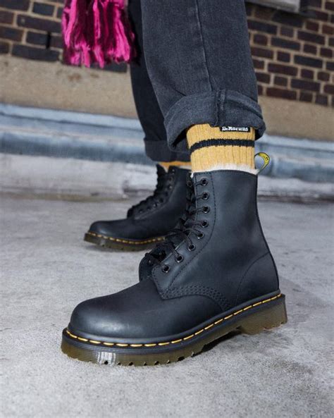 1460 Serena Faux Fur Lined Leather Lace Up Boots In Black Dr Martens