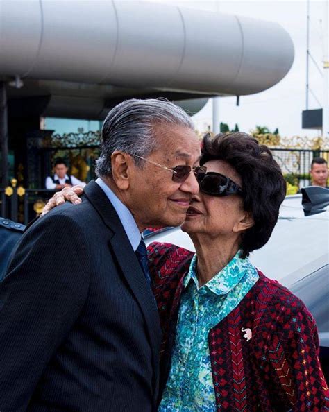 65 Tahun Hidup Bersama Bibit Cinta Tun Hasmah Tun Mahathir Mekar