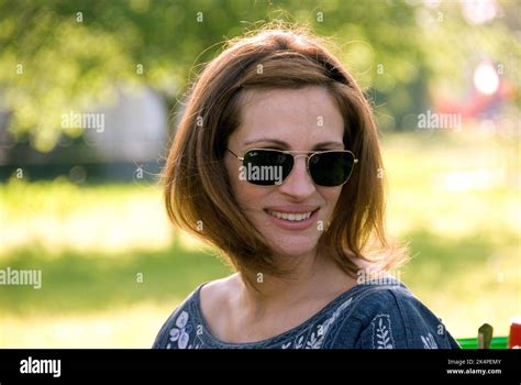 JULIA ROBERTS, FIREFLIES IN THE GARDEN, 2008 Stock Photo - Alamy