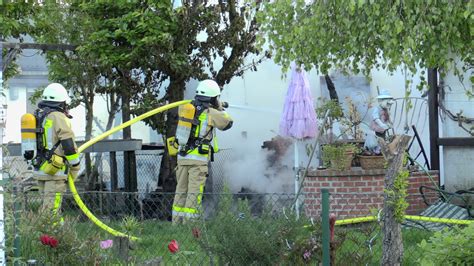 Feuer In Kleingartenverein Anbau Von Gartenlaube Im Vollbrand