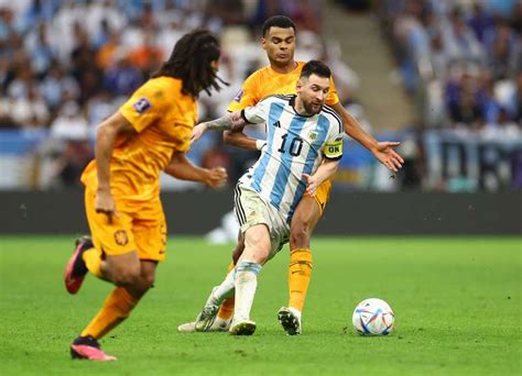 Messi E Martinez Brilham E Argentina Avan A