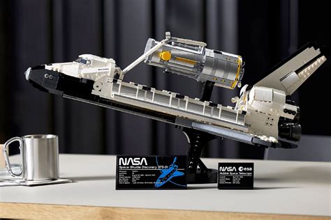 LEGO NASA Space Shuttle Discovery